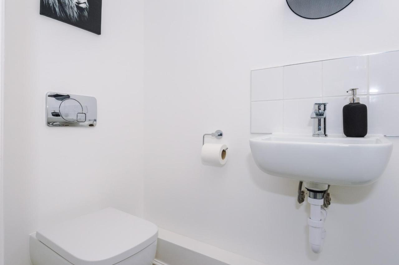 Rest&Recharge At Ridgefield House Villa Manchester Esterno foto
