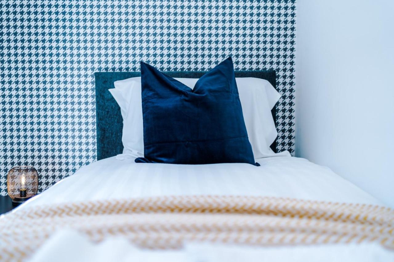 Rest&Recharge At Ridgefield House Villa Manchester Esterno foto